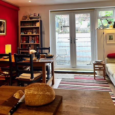 Comfy child/dog friendly garden flat heart Camden Lejlighed London Eksteriør billede