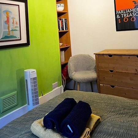 Comfy child/dog friendly garden flat heart Camden Lejlighed London Eksteriør billede