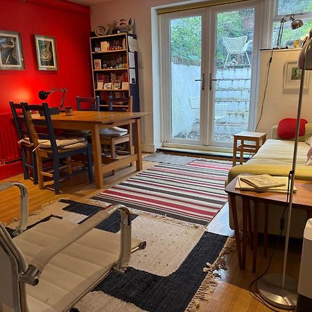 Comfy child/dog friendly garden flat heart Camden Lejlighed London Eksteriør billede